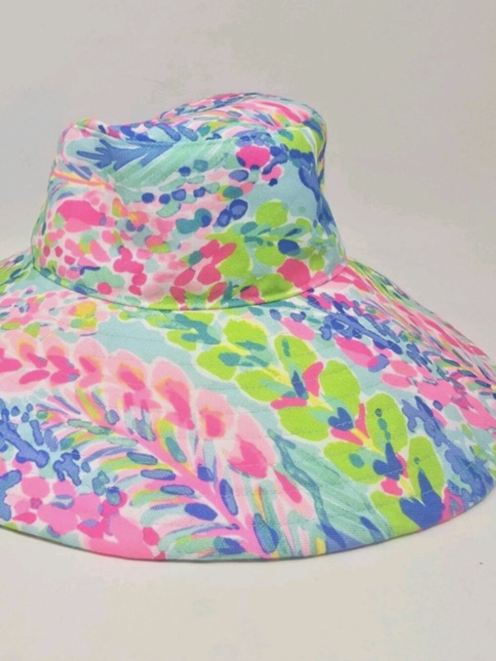 Lilly Pulitzer Hat in Catch The Wave Print
